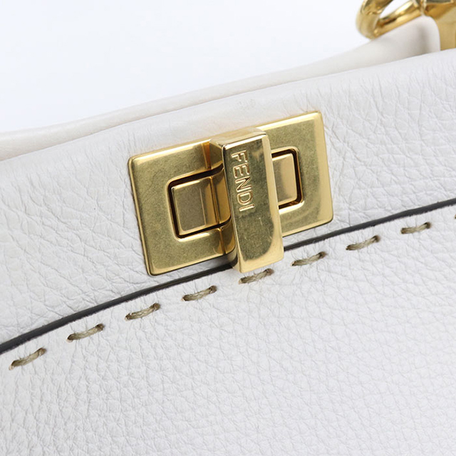 【美品】FENDI ハンドバッグ ホワイト FENDI（フェンディ） 中古 ハンドバッグ レディース ブランド