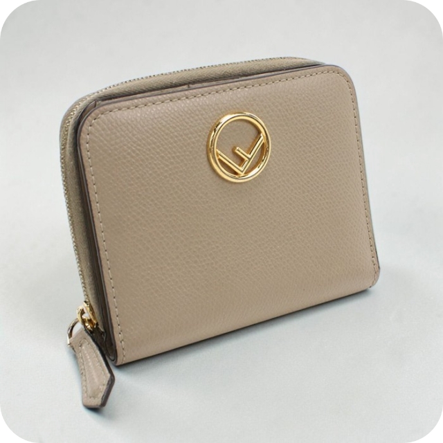 FENDI（フェンディ） 中古 二つ折り財布 コンパクト レディース