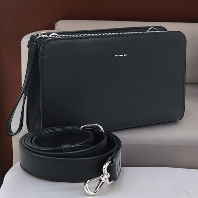 FENDI　ショルダーバッグ　中古 FENDI（フェンディ） 中古 斜め掛け ショルダーバッグ メンズ ブランド