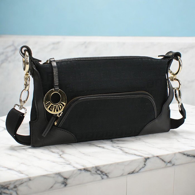 FENDI✨アウター　ブラック　レディース　洋服　ズッカ　ズッキーノ 楽天市場】フェンディ FENDI ズッカ柄 リバーシブルコート 衣料