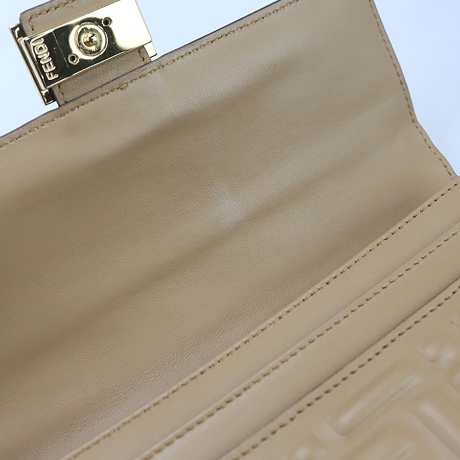 FENDI（フェンディ） 中古 長財布二折 レディース ブランド バゲット