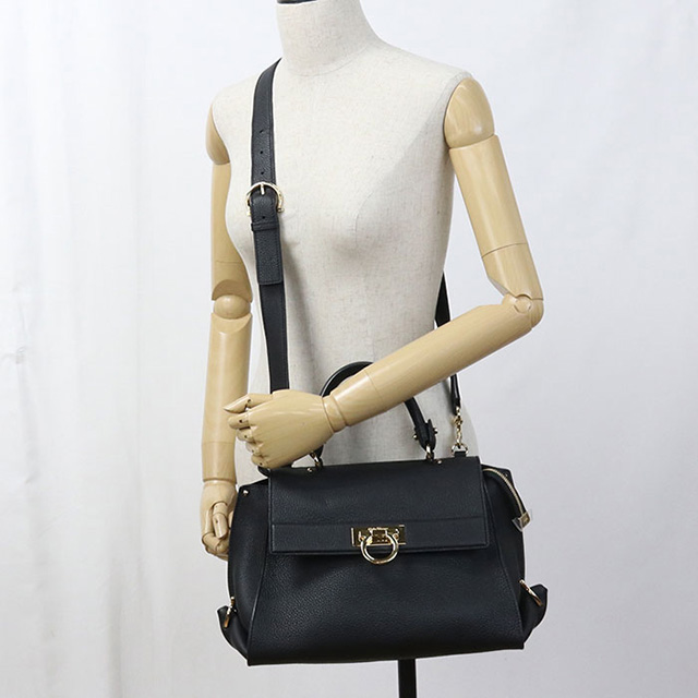 FERRAGAMO（フェラガモ） 中古 ハンドバッグ レディース ブランド