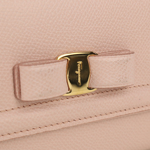 FERRAGAMO（フェラガモ） 中古 長財布二折 レディース ブランド ヴァラ