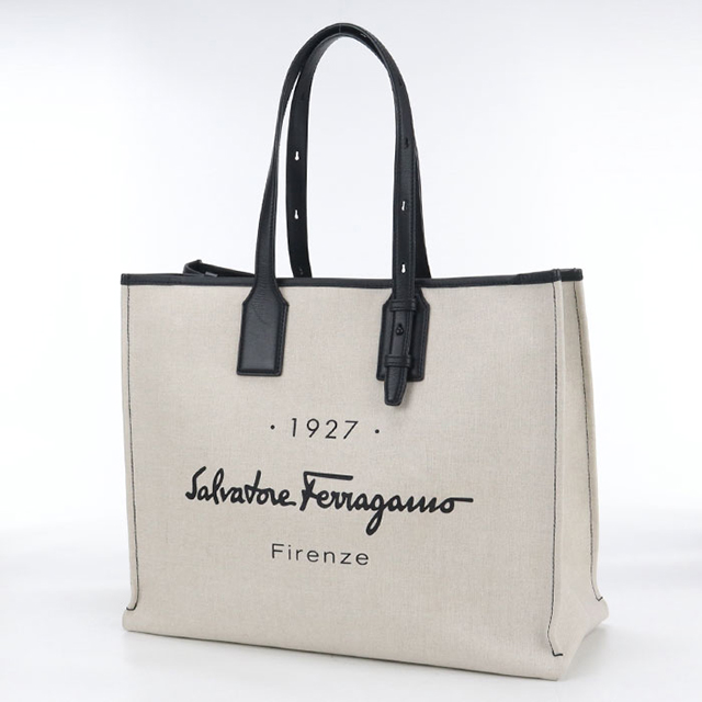 未使用に近い　Salvatore Ferragamo トートバッグ　ポーチ FERRAGAMO（フェラガモ） 中古 トートバッグ ユニセックス ブランド