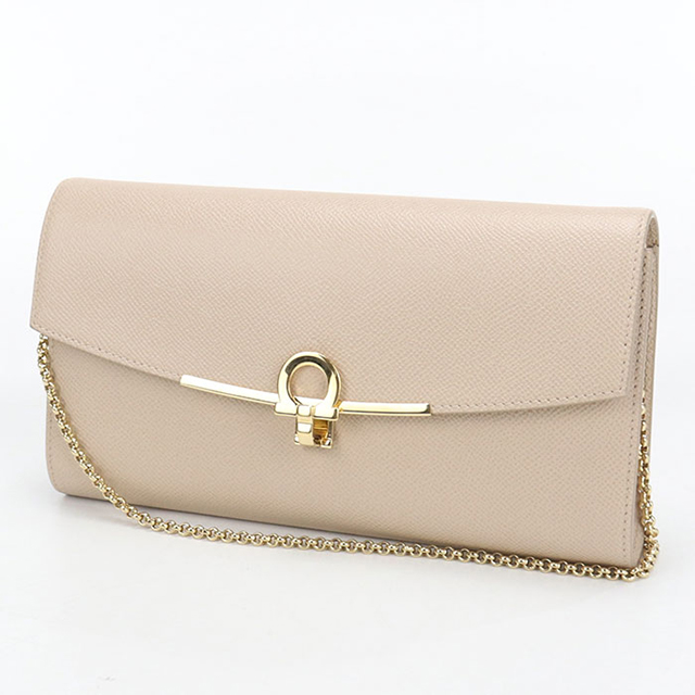yumixtvxp♡様 【美品】Ferragamo フェラガモ ガンチーニ FERRAGAMO（フェラガモ） 中古 ショルダーバッグ レディース ブランド
