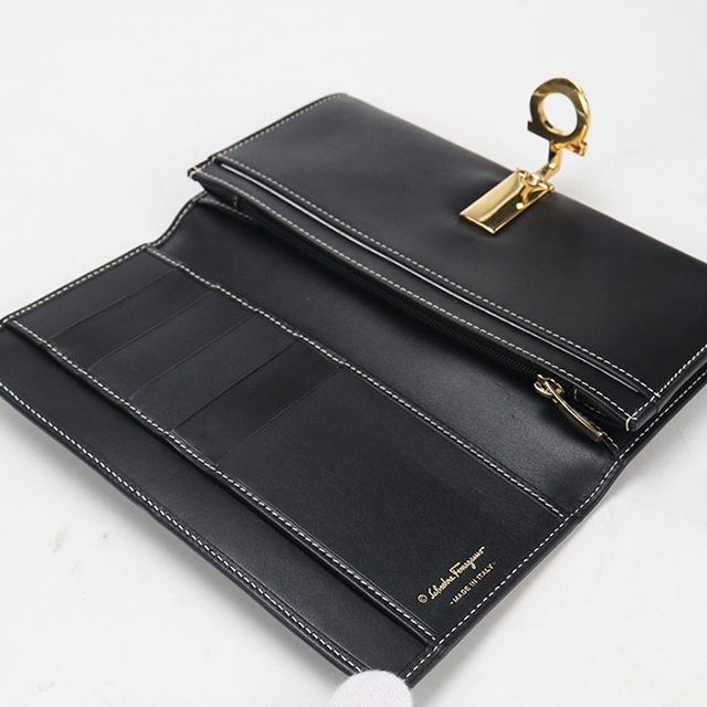 FERRAGAMO（フェラガモ） 中古 長財布 二つ折り レディース ブランド