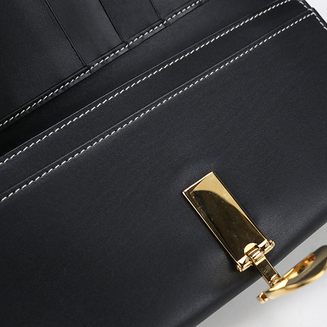 FERRAGAMO（フェラガモ） 中古 長財布 二つ折り レディース ブランド
