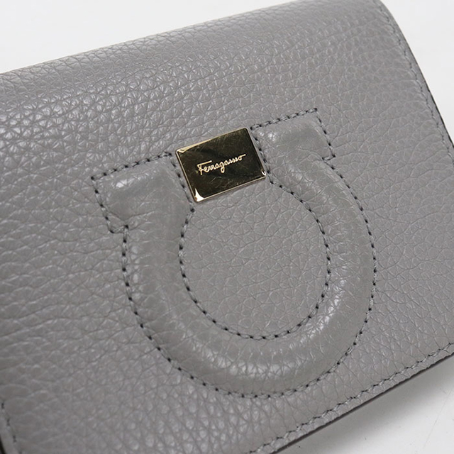 FERRAGAMO（フェラガモ） 中古 二つ折り財布 二折財布 コンパクト