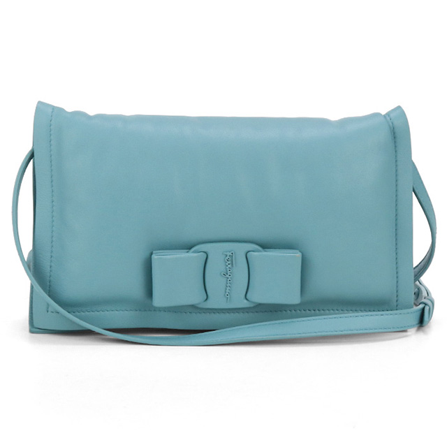 FERRAGAMO（フェラガモ） 中古 斜め掛け ショルダーバッグ レディース
