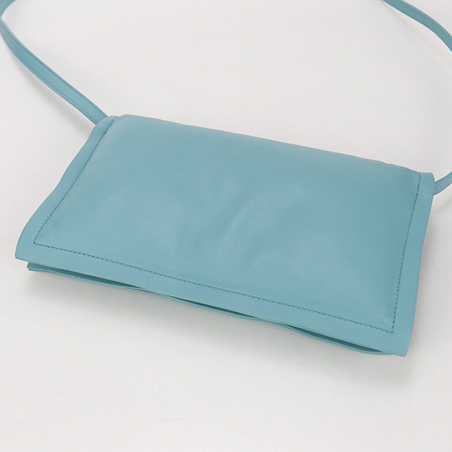 FERRAGAMO（フェラガモ） 中古 斜め掛け ショルダーバッグ レディース