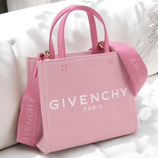 お値下げ　ジバンシー  2way バッグ GIVENCHY ジバンシー ターンロック2wayバッグ