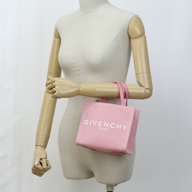 専用値下げGIVENCHY可愛い ピンク ハンドバッグ中古品です。 GIVENCHY】G トートバッグ バーティカル ミニ / ピンク (GIVENCHY