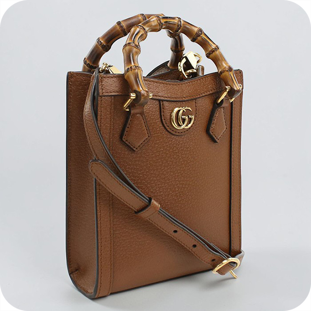 ✨ダイアナ妃愛用✨GUCCI レディロック 2way ブラウン レザー 鍵付き GUCCI（グッチ） 中古 トートバッグ レディース ブランド ダイアナ