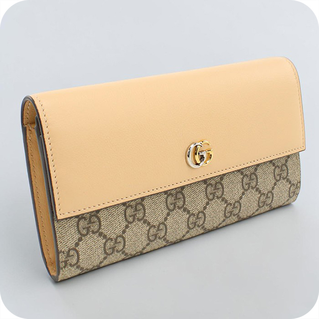 GUCCI ベージュ 2つ折り財布 GUCCI（グッチ） 中古 長財布 二つ折り レディース ブランド ダブルG