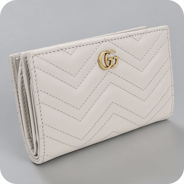 グッチ２つ折り財布未使用品！安心鑑定済激安早い者勝ち GUCCI（グッチ） 中古 二つ折り財布 コンパクト レディース ブランド