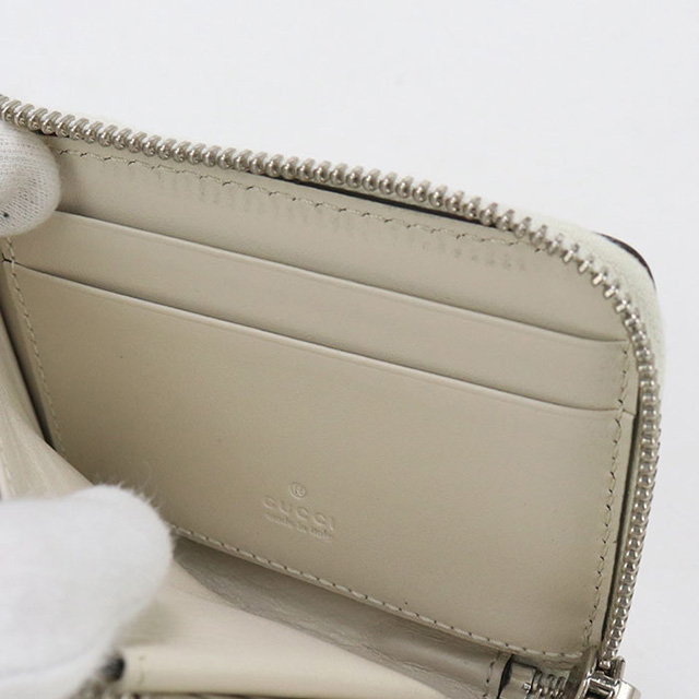 新品未使用　グッチ財布　グッチエンボス　グッチホワイト　グッチレザー　GG柄 GUCCI（グッチ） 中古 ラウンドファスナー財布 レディース ブランド