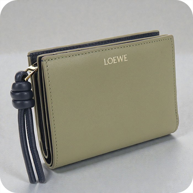LOEWE（ロエベ） 中古 二つ折り財布 レディース ブランド ノット