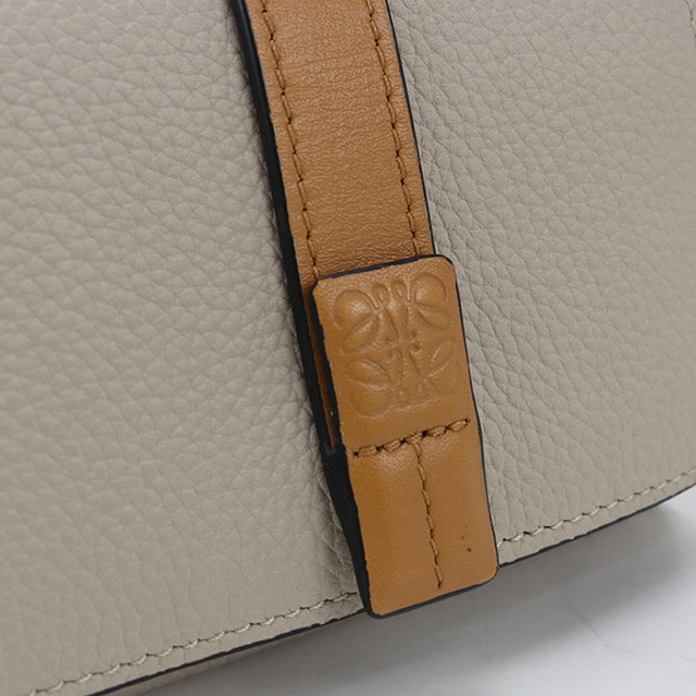 ロエベ　LOEWE 三つ折り財布　ウォレット　アナグラムトラフォールド LOEWE（ロエベ） トライフォールド ウォレット 三つ折り財布