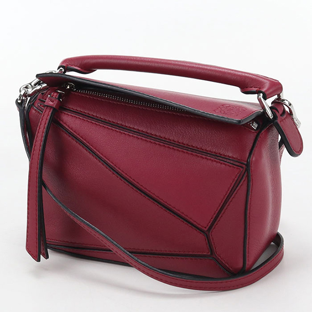 美品　LOEWE(ロエベ)　赤　ハンドバッグ パーティーバッグ LOEWE（ロエベ） 中古 ハンドバッグ レディース ブランド パズル