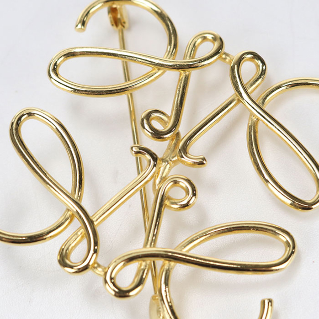 ロエベ　ゴールド　ブローチ　高級ブランド　レディース　アクセサリー LOEWE（ロエベ） 中古 ブローチ レディース アナグラム ゴールド