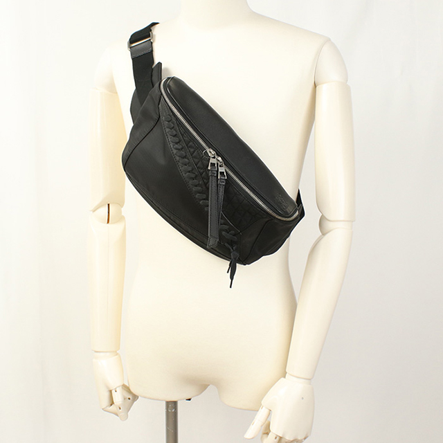 LOEWE ブラックレザースリングバッグ LOEWE（ロエベ） 中古 ボディバッグ メンズ ブランド パズル パズル