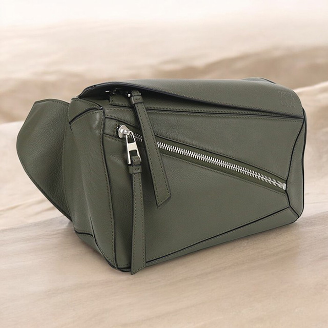 【週末SALE】LOEWE パズルバムバッグ スモール カーキ usdlo83812011-1a.jpg