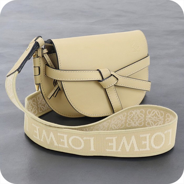 LOEWE（ロエベ） 中古 ショルダーバッグ レディース ブランド ゲート
