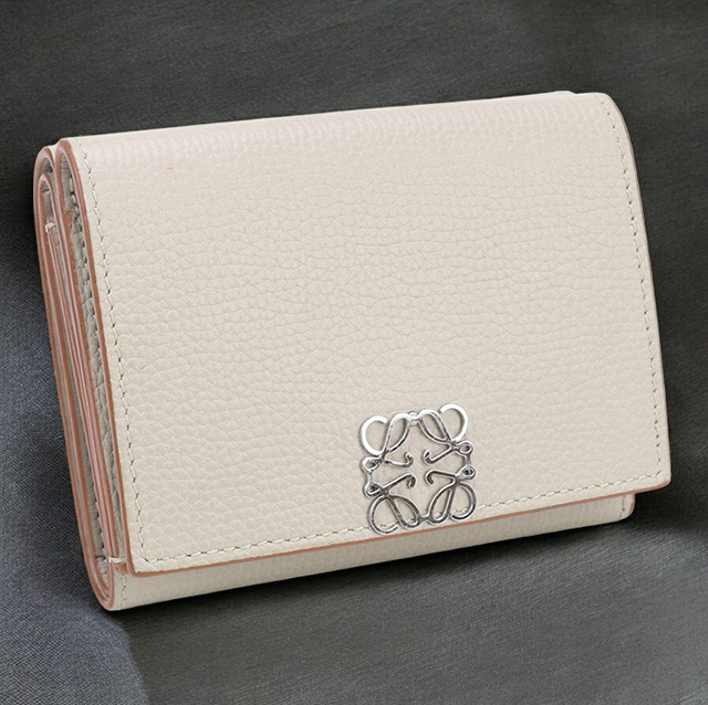 極美品✨LOEWE ロエベ 三つ折り財布 アナグラム トライフォールド ベージュ LOEWE（ロエベ） 中古 三折財布 レディース ブランド アナグラム