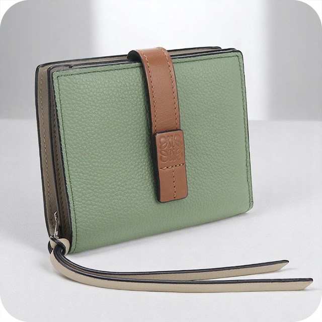 ロエベ LOEWE LOEWE 三つ折り財布 ANAGRAM TRIFOLD 6 C821TR2X