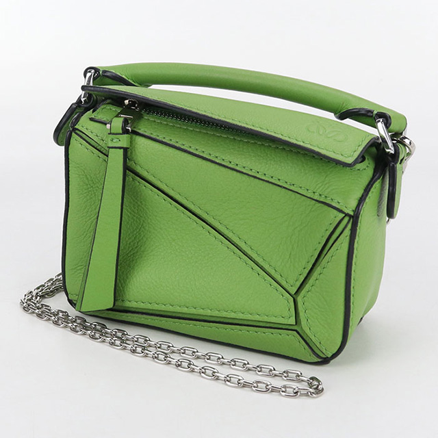 LOEWE ロエベ　ボディバッグ　キャンバス　レザー　バイカラー　緑 LOEWE（ロエベ） ウエストバッグ ボディバッグ パフィーバムバッグ