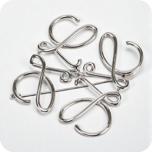 LOEWE（ロエベ） 中古 ブローチ レディース ブランド アナグラム