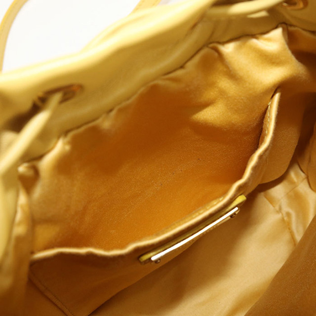 中古良品MIUMIU(OUTLET) ミュウミュウ アウトレット 斜め掛け ショルダーバッグ 5BE014 マテラッセ レディース イエロー miu miu（ミュウミュウ） 中古 斜め掛け ショルダーバッグ レディース