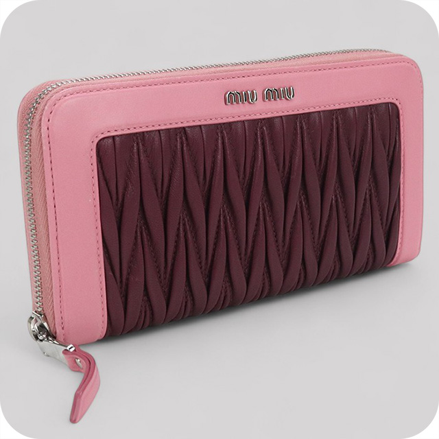 miu miu ミュウミュウ マテラッセ ラウンドファスナー 長財布 ピンク系 miu miu（ミュウミュウ） 中古 長財布ラウンドファスナー レディース