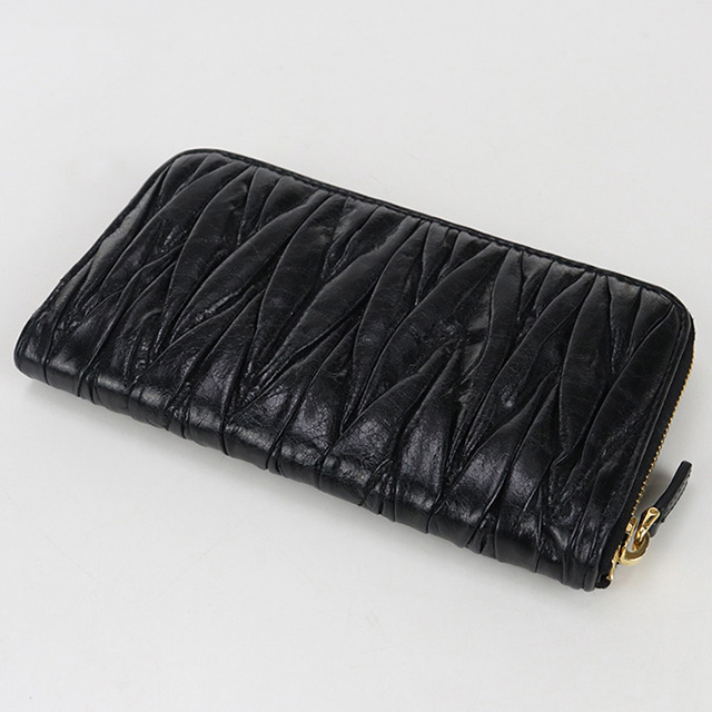 miu miu（ミュウミュウ） 中古 長財布 ラウンドファスナー レディース