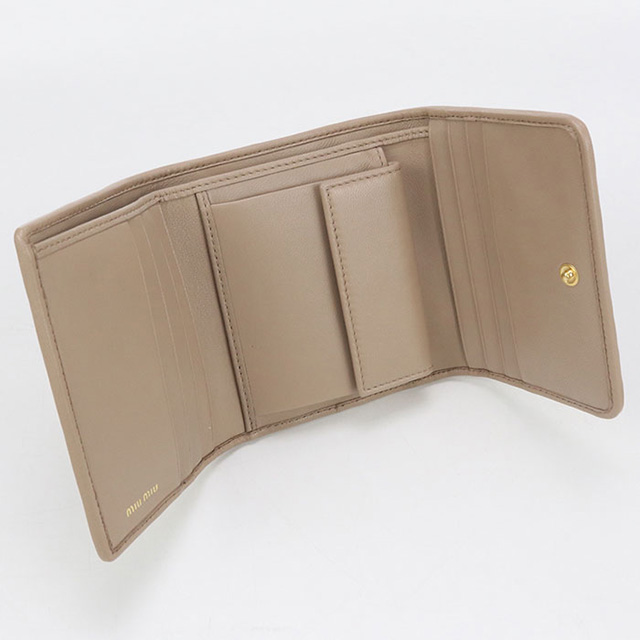 【美品】miu miu ミュウミュウ 三つ折り財布 マテラッセ miu miu（ミュウミュウ） 中古 三つ折り財布 レディース ブランド