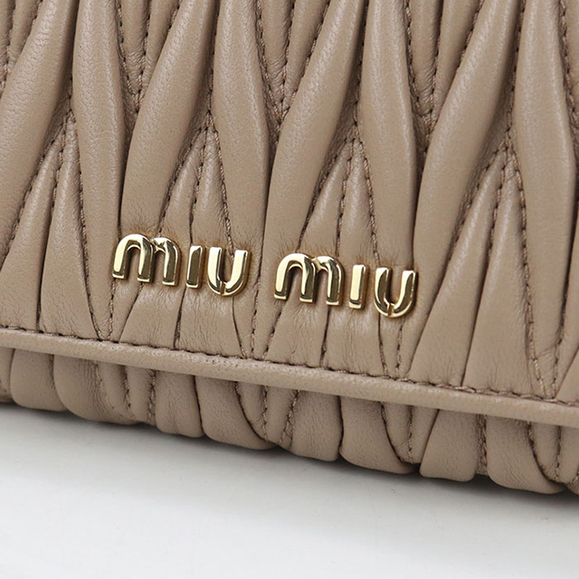 【美品】miu miu ミュウミュウ 三つ折り財布 マテラッセ miu miu（ミュウミュウ） 中古 三つ折り財布 レディース ブランド