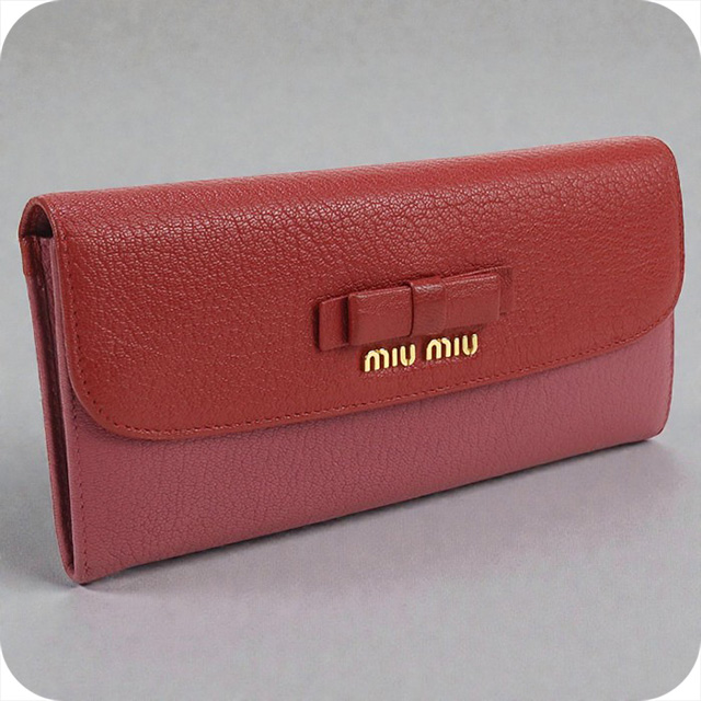 miu miu（ミュウミュウ） 中古 長財布二折 レディース ブランド レッド