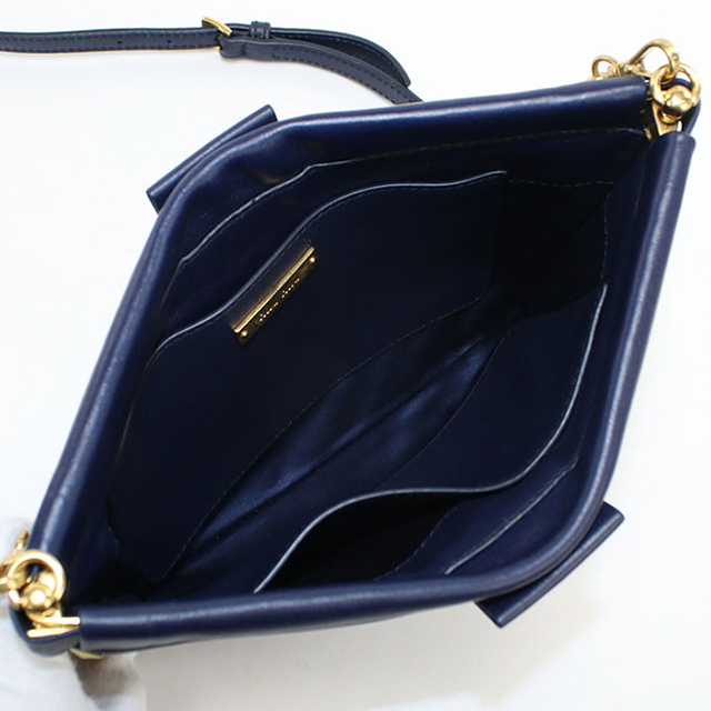 miu miu（ミュウミュウ） 中古 斜め掛け ショルダーバッグ レディース