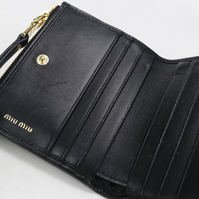 miu miu（ミュウミュウ） 中古 二つ折り財布 コンパクト レディース