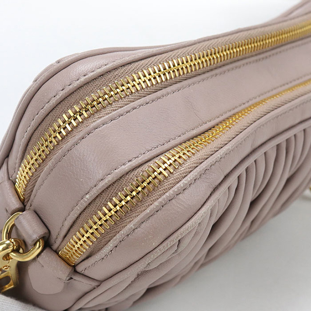 miu miu（ミュウミュウ） 中古 ショルダーバッグ レディース ブランド
