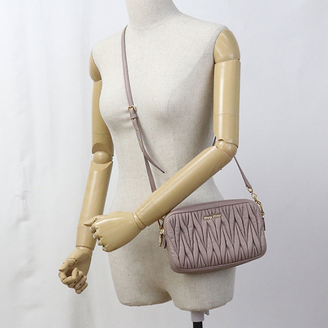 miu miu（ミュウミュウ） 中古 ショルダーバッグ レディース ブランド