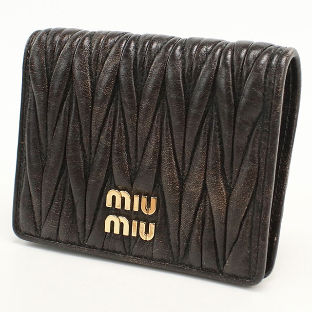 【美品】miumiu マテラッセ 二つ折り財布 miu miu（ミュウミュウ） 中古 二つ折り財布 コンパクト レディース