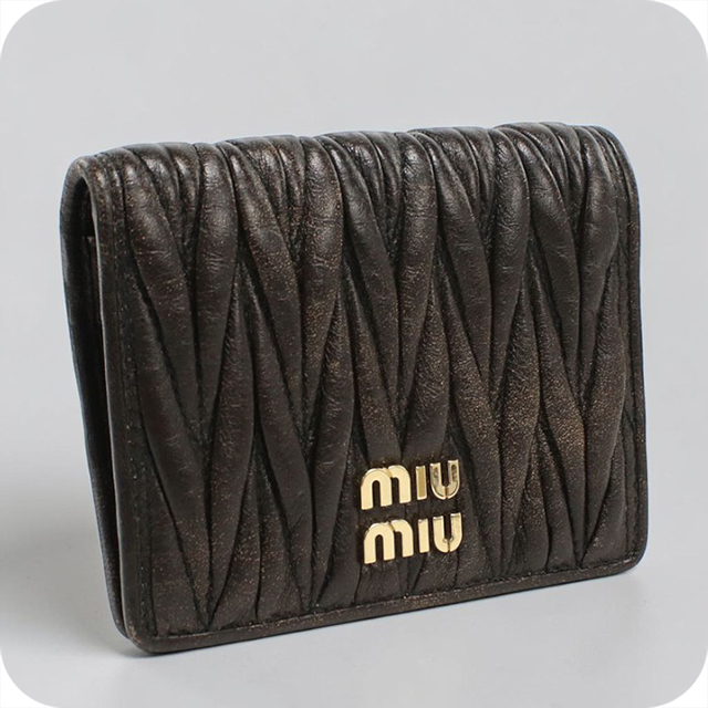 miu miu（ミュウミュウ） 中古 二つ折り財布 コンパクト レディース
