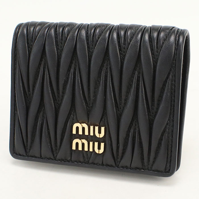 【専用】miu miu マテラッセ 二つ折り財布 ブラック miu miu（ミュウミュウ） 中古 二つ折り財布 コンパクト レディース