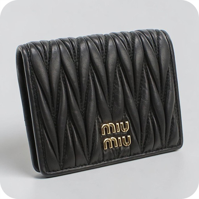 miu miu（ミュウミュウ） 中古 二つ折り財布 コンパクト レディース