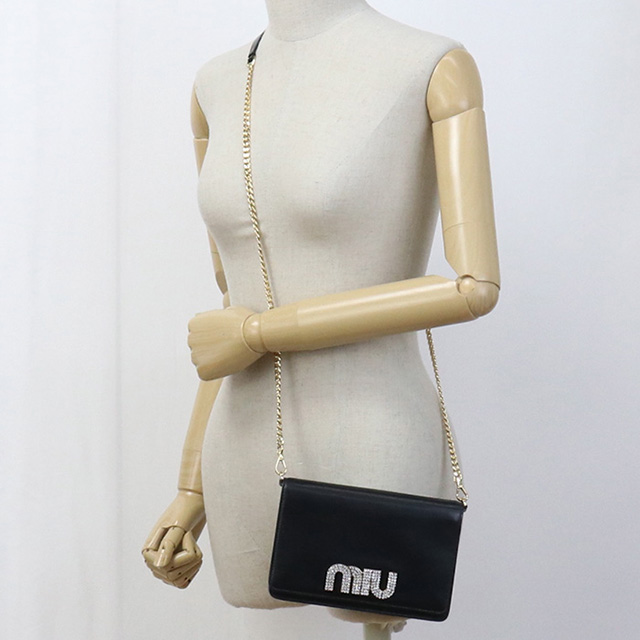 新品本物 miu 中古 ミュウミュウ チェーンウォレット レディース ブランド 小物