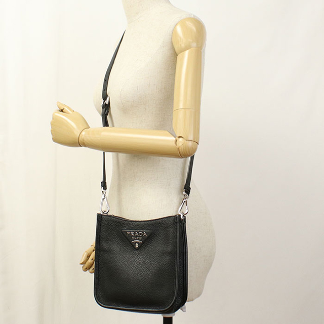 プラダ PRADA VIT.DAINO SOFT ショルダーバッグ バッグ レザー キャンバス レディース ブラック系 1BH191 【中古】 楽天市場】PRADA プラダ ショルダーバッグ 1BH191 2DKV レディース VIT