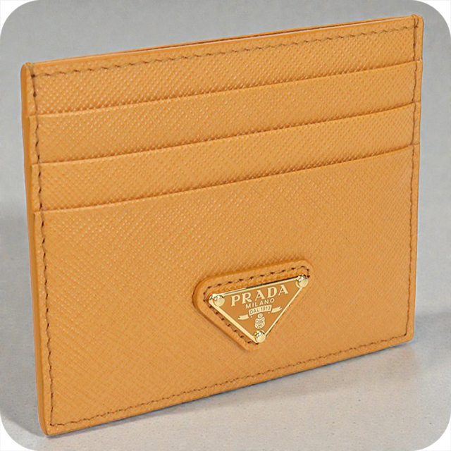●PRADA●プラダ サフィアーノ 財布　オレンジ　新品未使用品 中古 プラダ カードケース レディース ブランド PRADA サフィアーノ