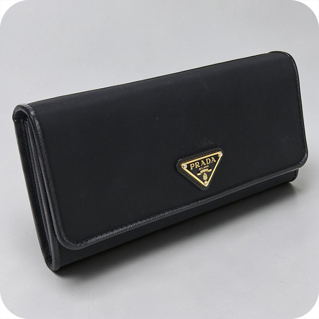 PRADA サフィアーノレザー 長財布 ブラック中古美品バイカラー PRADA（プラダ） 中古 長財布ニ折小銭入付き レディース ブランド