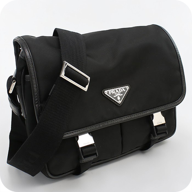 【美品】プラダ PRADA メッセンジャーバッグ ブラック 男女兼用 大容量 PRADA（プラダ） 中古 斜め掛け ショルダーバッグ メンズ ブランド